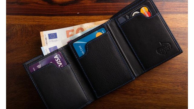 The Peek Note Wallet by Gerard Kearney The Peek Note Wallet by Gerard Kearney